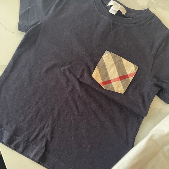 Burberry Tshirt - Picture 4 of 5